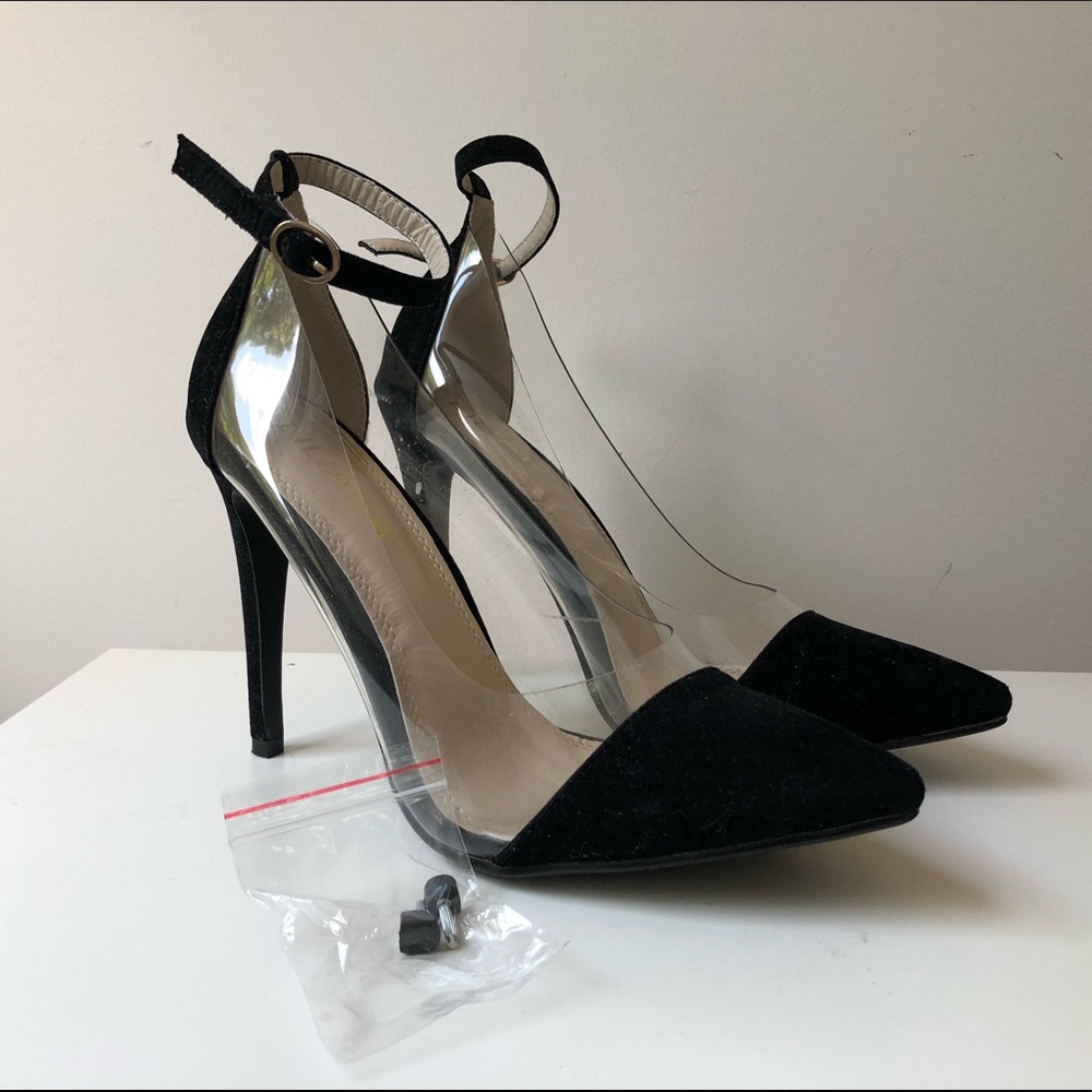 Lilliana pumps (size 9)
